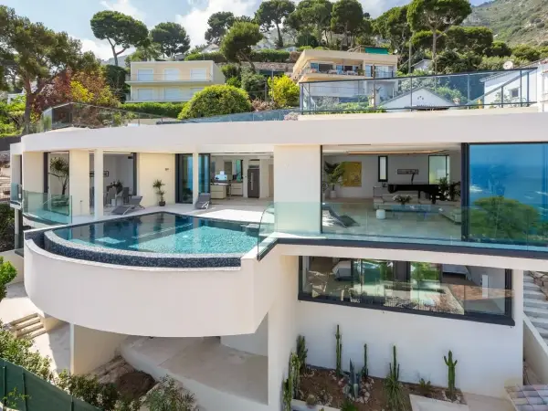 Villa Azure sur la Côte d'Azur